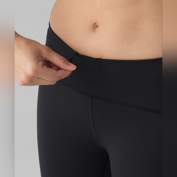 EUC 💎 Lululemon Train Times Crop (17") (Black) - Picture 7 of 13